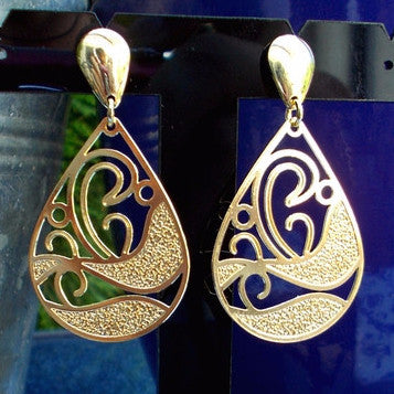 18ct Gold Plated Contemporary Teardrop Design Earings