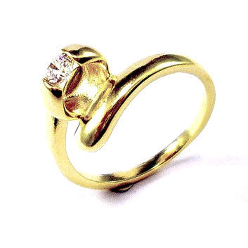 18ct Gold Plated Elegant Ring with Cubic Zirconia Effect