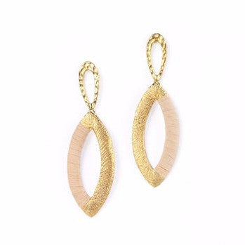 Gold Plated Oval Shaped Metal Earrings with Buriti Palm Straw Detail